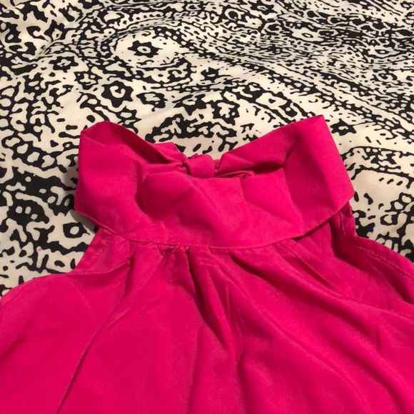 Long sleeve cold shoulder shirt. - Picture 5 of 7